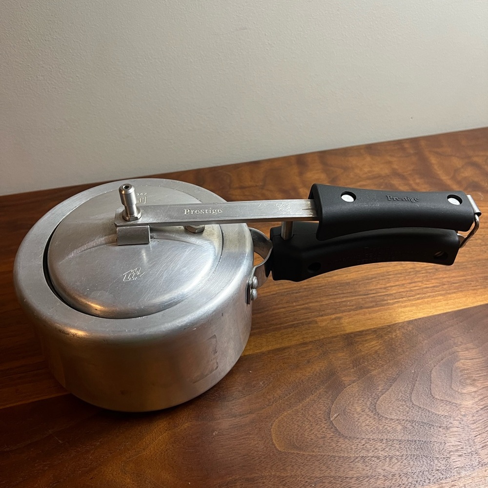 Vintage Prestige 1-5 liter pressure cooker. Excellent condition. Stainless steel